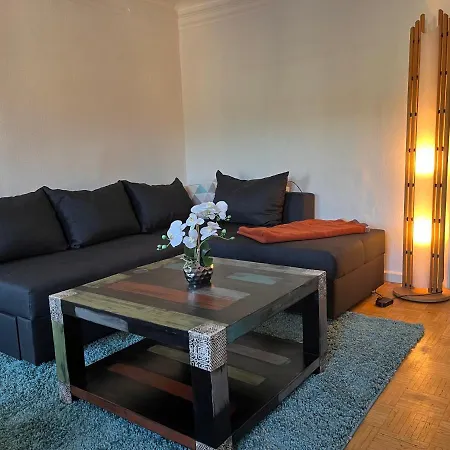 Lotos Im Idyllischen Schlosshof In Franken Apartman