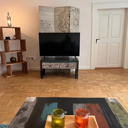 Lotos Im Idyllischen Schlosshof In Franken Apartman *