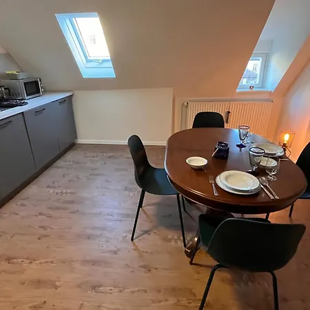 Lotos Im Idyllischen Schlosshof In Franken Apartamento