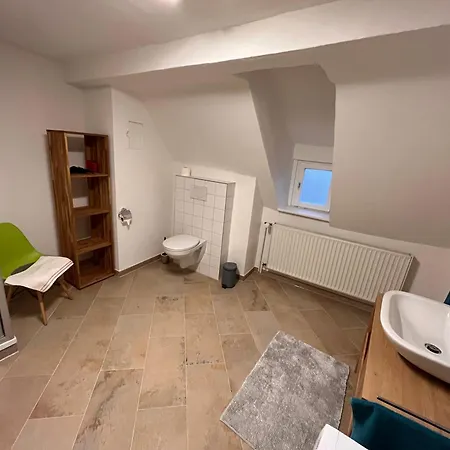 Lotos Im Idyllischen Schlosshof In Franken Apartamento Ebern